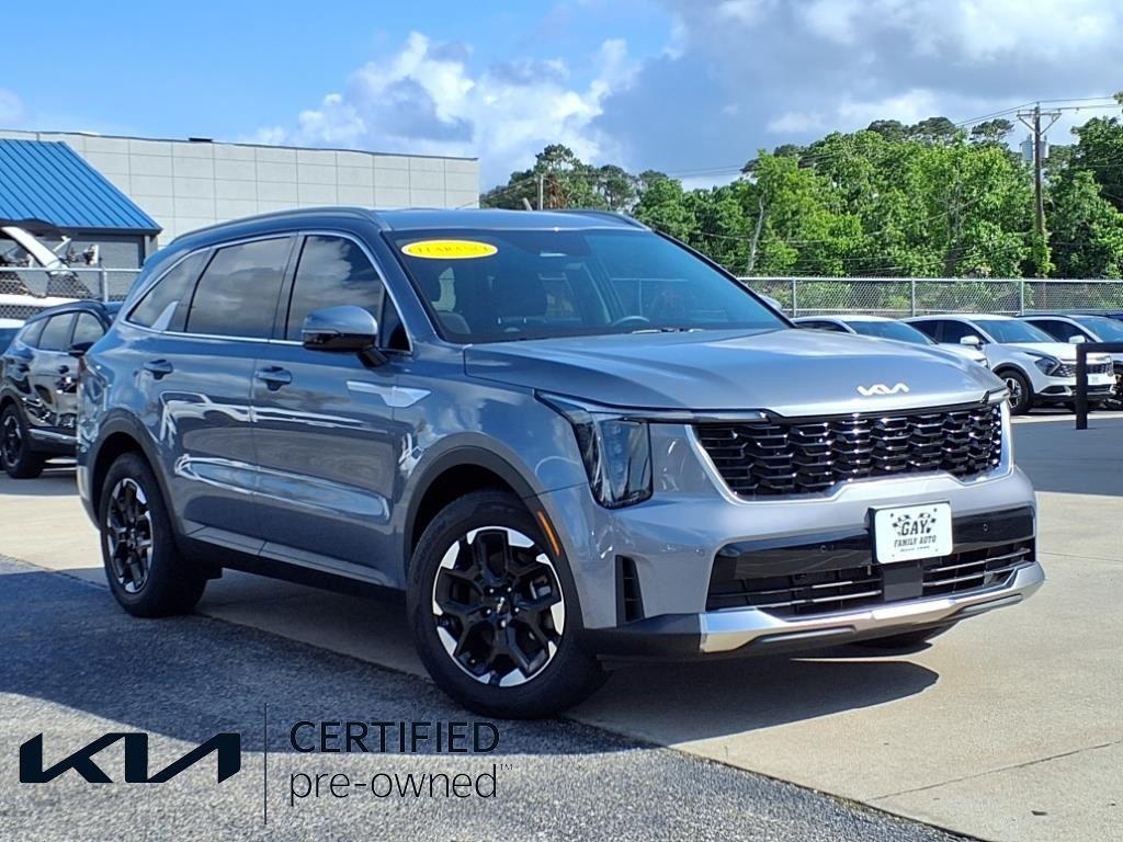 used 2025 Kia Sorento car, priced at $31,991