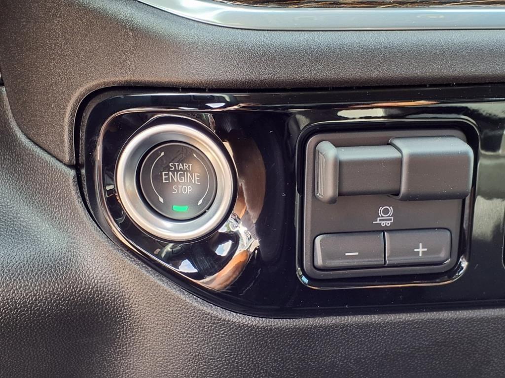 new 2025 GMC Sierra 1500 car, priced at $49,727