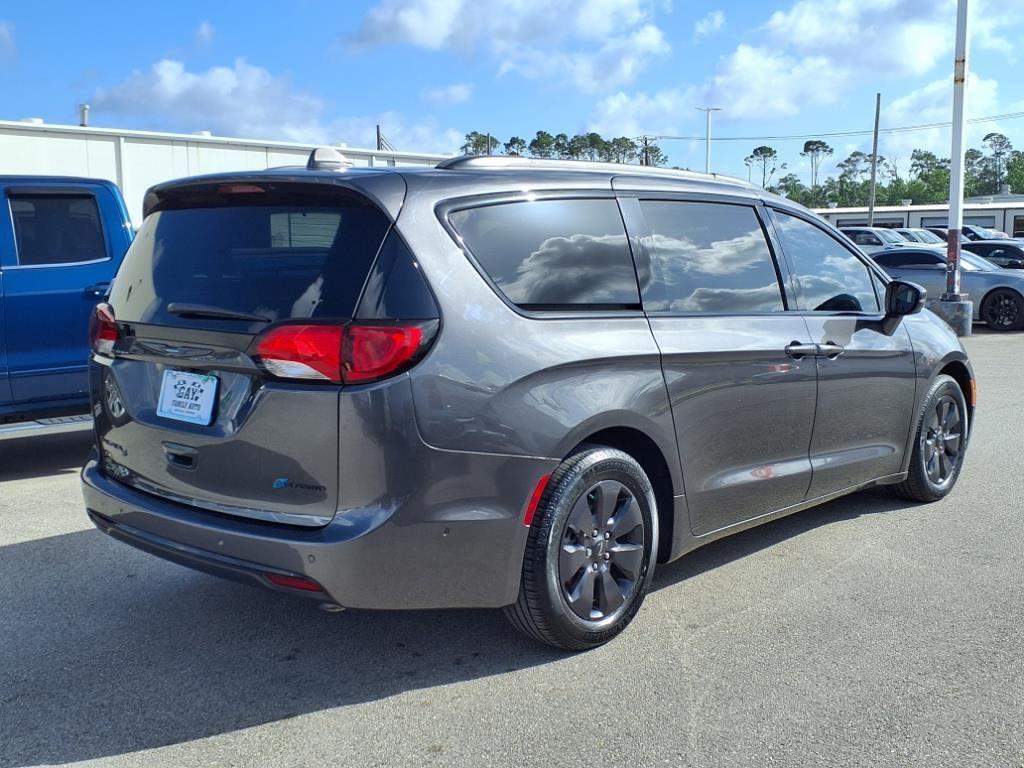 used 2020 Chrysler Pacifica Hybrid car, priced at $20,892
