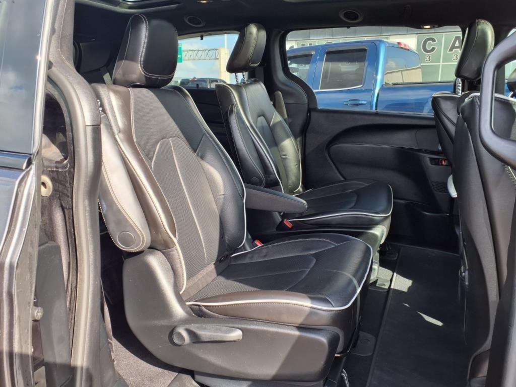 used 2020 Chrysler Pacifica Hybrid car, priced at $20,892