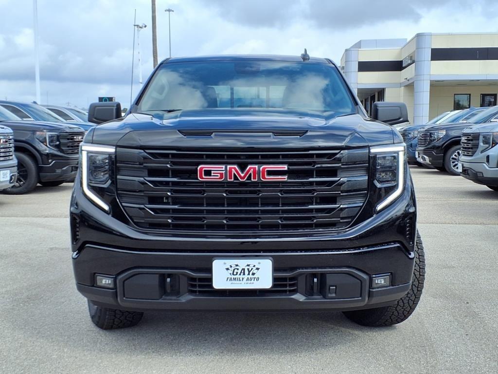 new 2025 GMC Sierra 1500 car, priced at $55,372