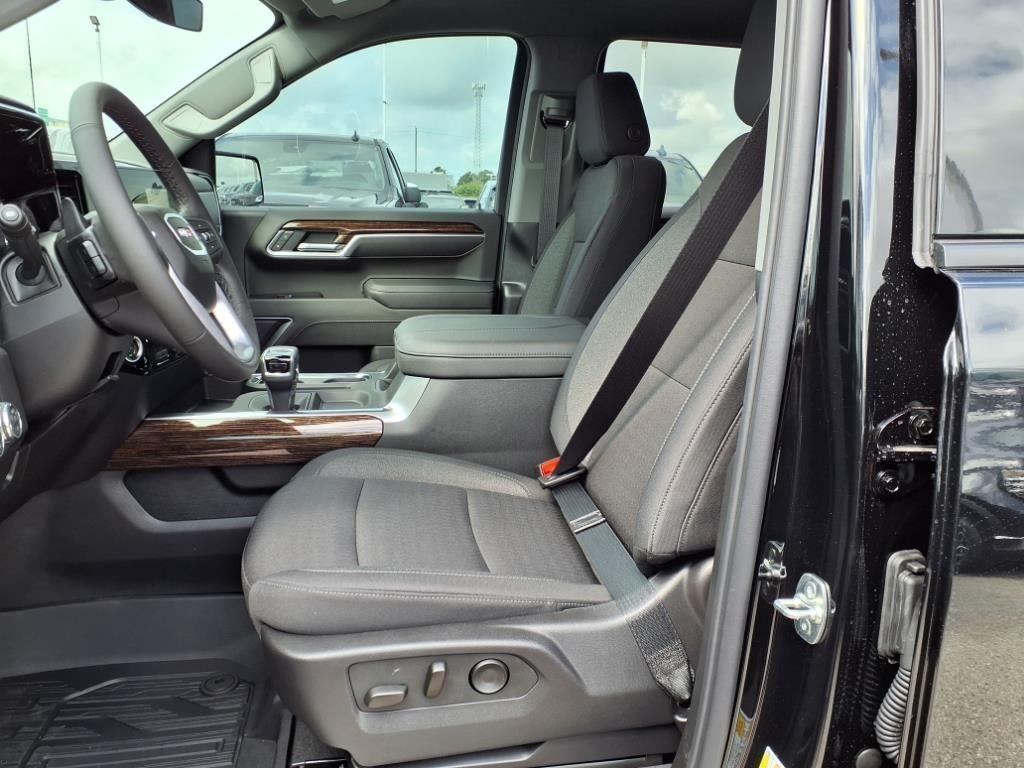 new 2025 GMC Sierra 1500 car, priced at $55,372