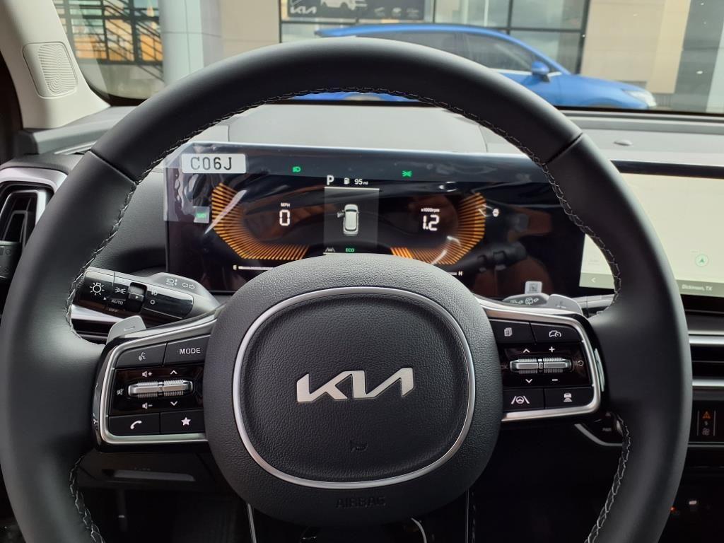 new 2025 Kia Sorento Hybrid car, priced at $41,282