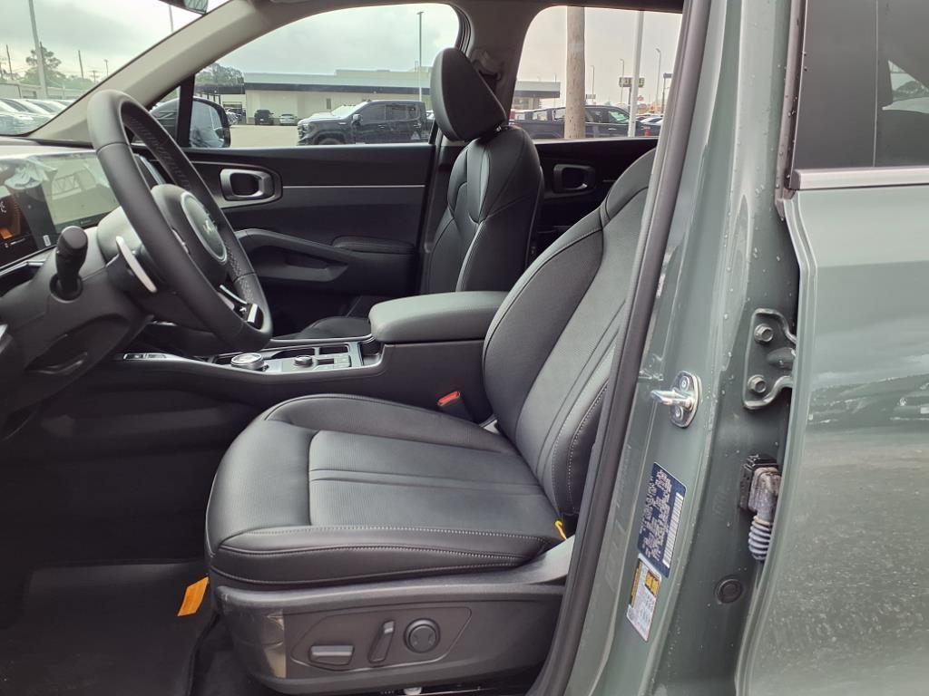new 2025 Kia Sorento Hybrid car, priced at $41,282