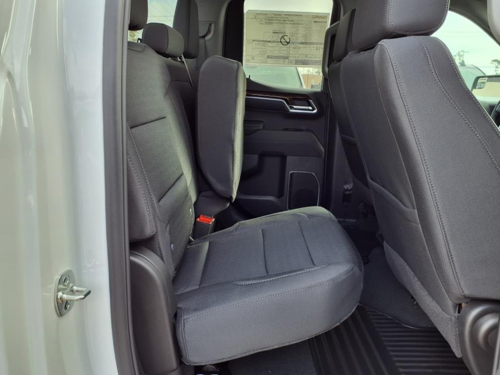 new 2025 GMC Sierra 1500 car, priced at $44,390