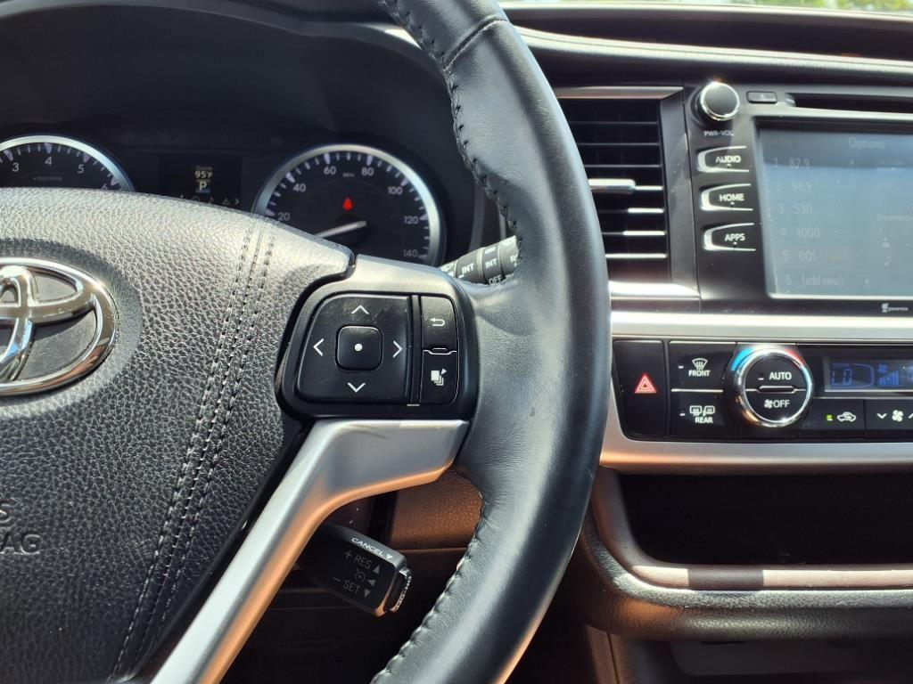 used 2016 Toyota Highlander car, priced at $15,991