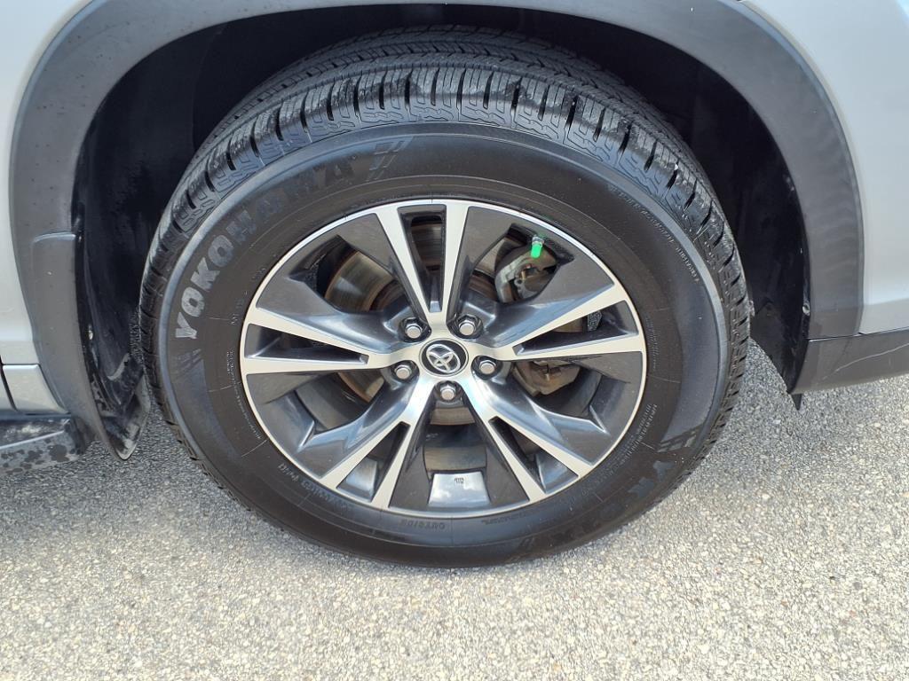 used 2016 Toyota Highlander car, priced at $15,991