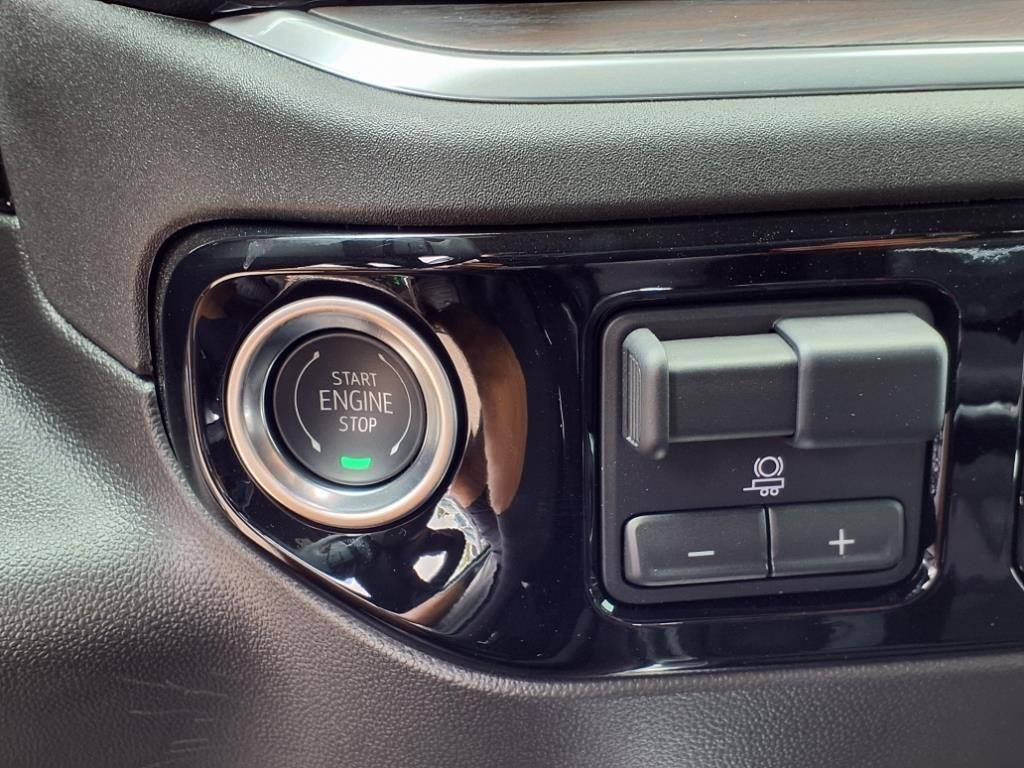 new 2025 GMC Sierra 1500 car, priced at $59,253