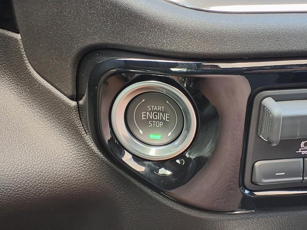 new 2025 GMC Sierra 2500 car, priced at $75,595