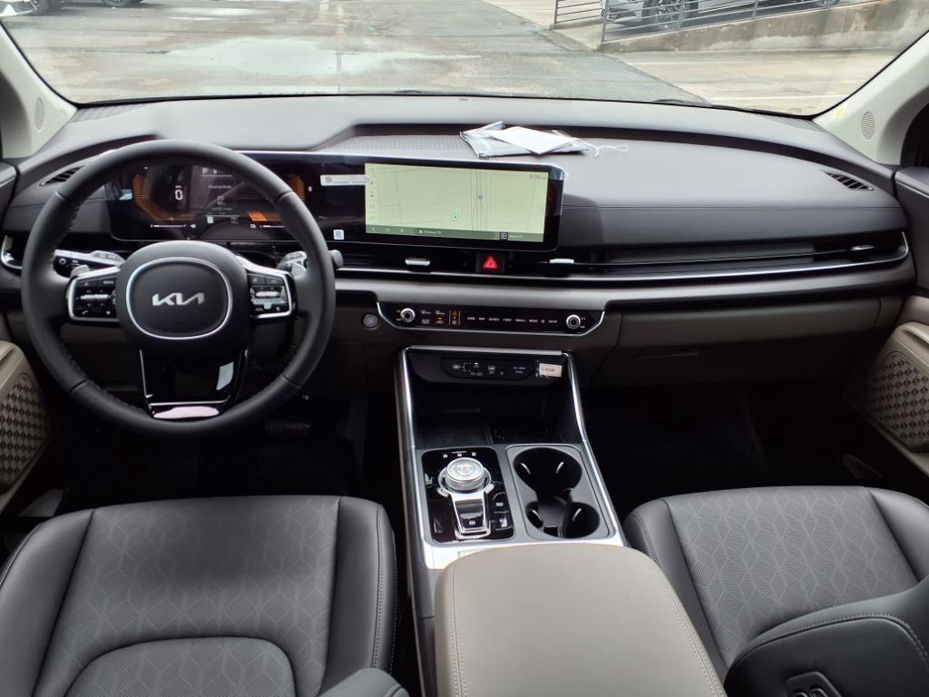 new 2025 Kia Carnival Hybrid car, priced at $45,470