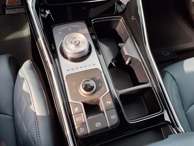 new 2025 Kia Sorento Hybrid car, priced at $43,878