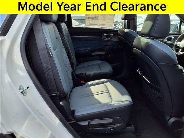 new 2025 Kia Sorento Hybrid car, priced at $43,345