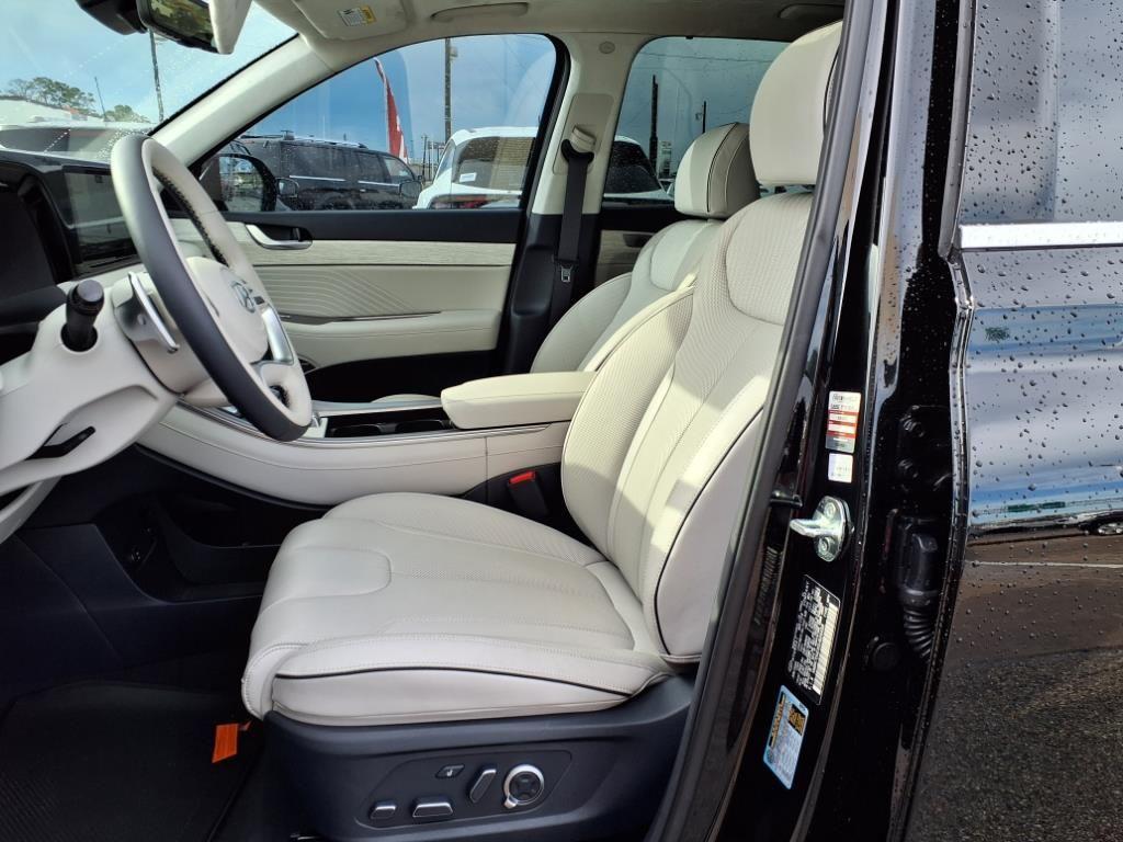 used 2025 Hyundai Palisade car, priced at $49,991