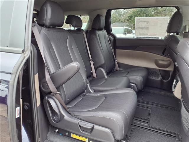 new 2025 Kia Carnival Hybrid car, priced at $43,360