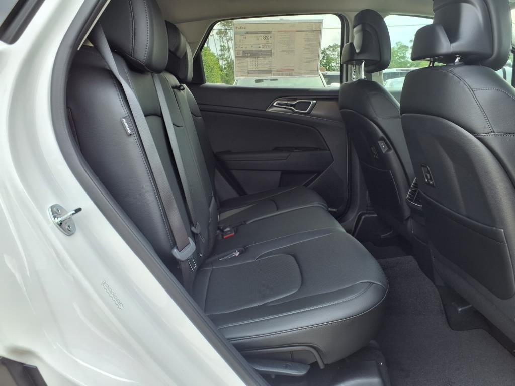 new 2025 Kia Sportage car, priced at $30,053