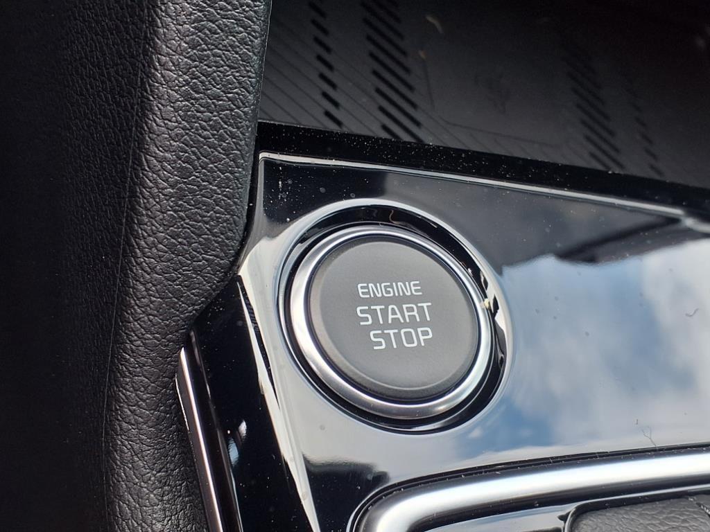 new 2025 Kia Sportage car, priced at $30,053