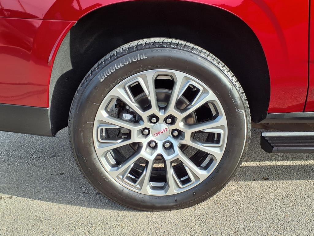 used 2025 GMC Yukon XL car, priced at $90,991