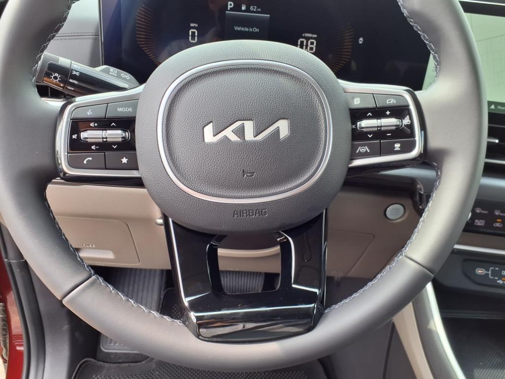 new 2025 Kia Carnival car, priced at $39,975