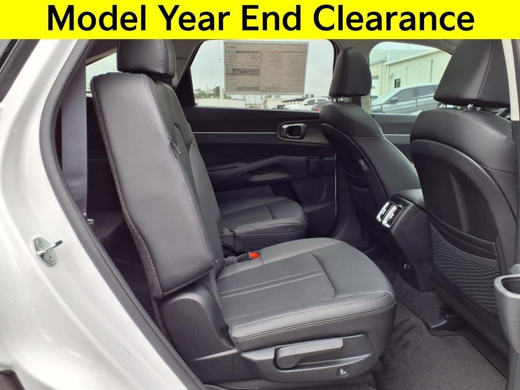 new 2025 Kia Sorento car, priced at $39,900