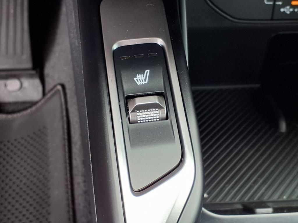 new 2025 Kia Sorento car, priced at $41,800