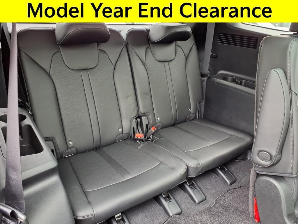 new 2025 Kia Sorento car, priced at $39,900