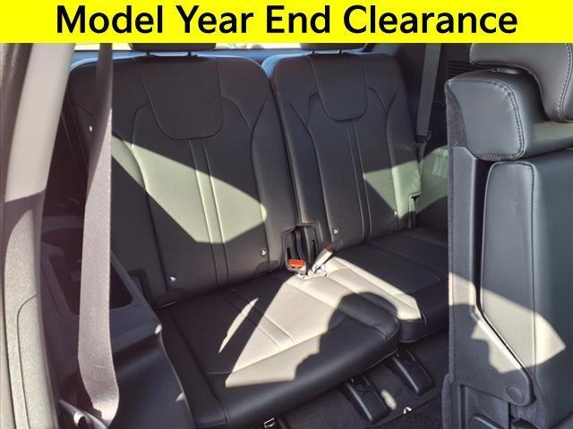 new 2025 Kia Sorento car, priced at $33,400