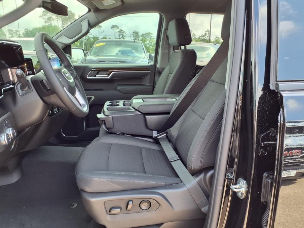 new 2025 GMC Sierra 1500 car, priced at $49,332