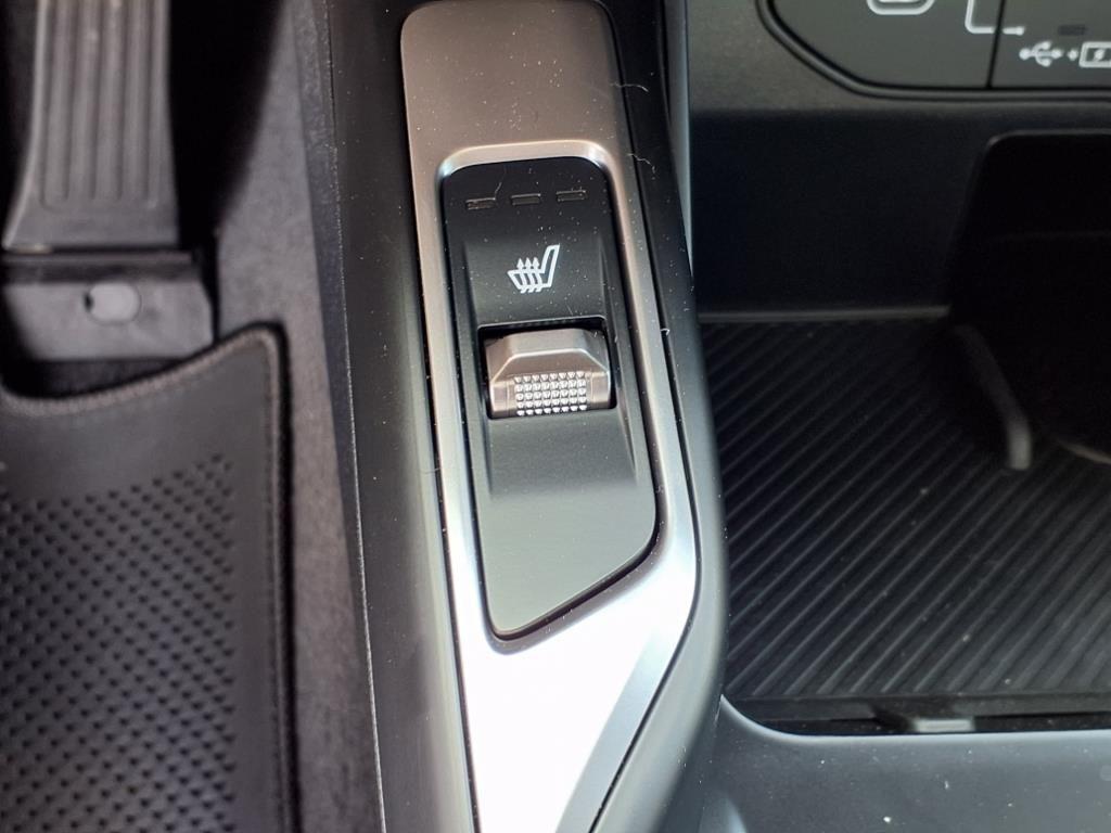 new 2025 Kia Sorento car, priced at $37,475