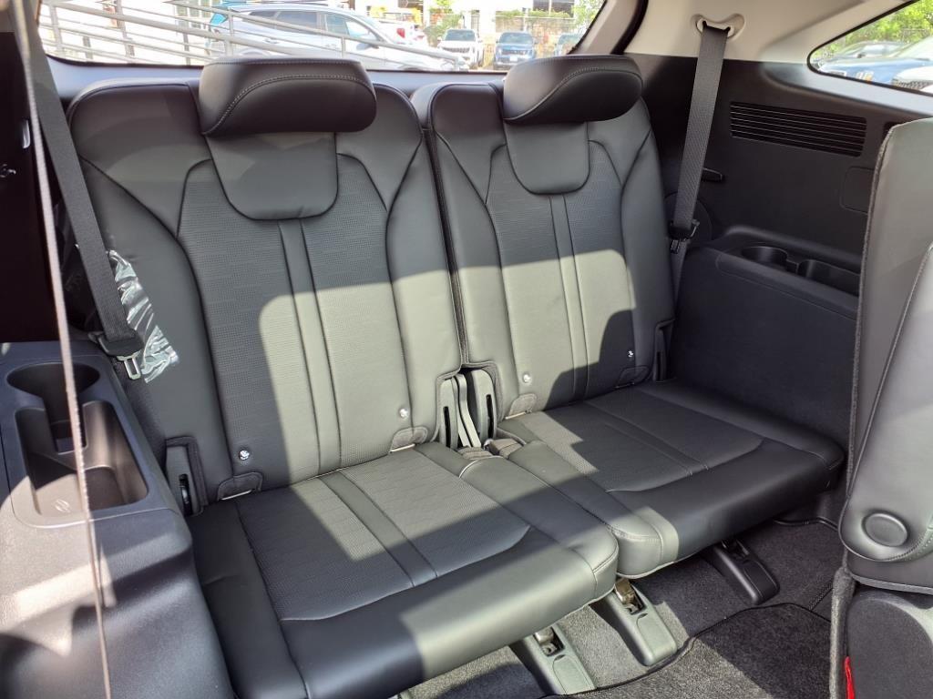 new 2025 Kia Sorento car, priced at $37,475