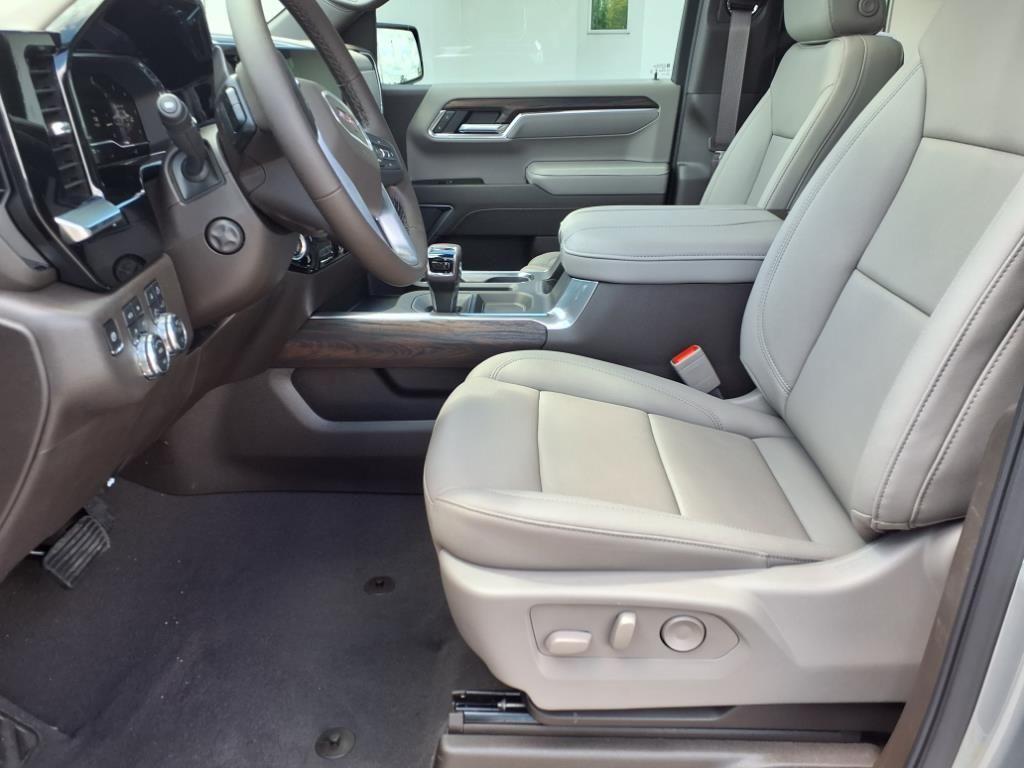 new 2025 GMC Sierra 1500 car, priced at $60,372