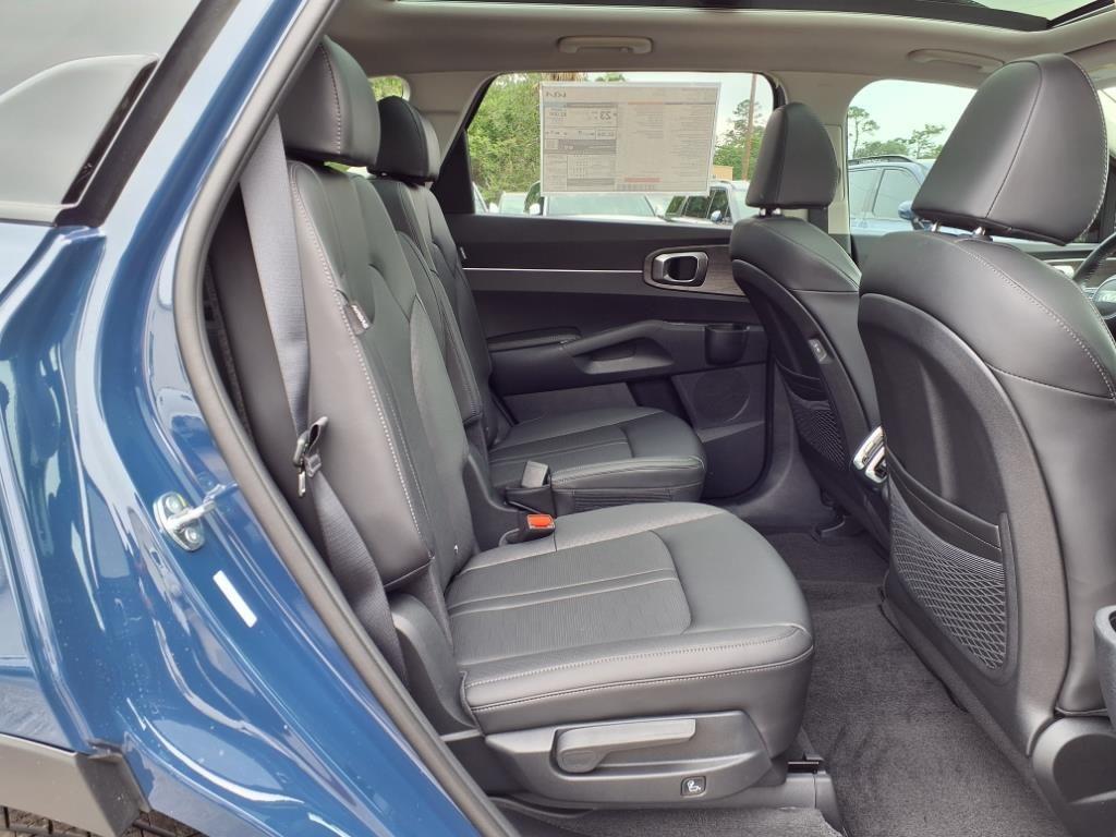 new 2025 Kia Sorento car, priced at $41,800