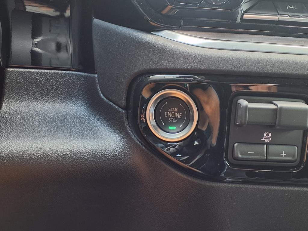 new 2025 GMC Sierra 1500 car, priced at $56,946