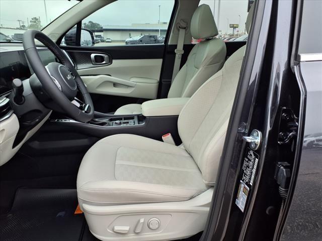 new 2025 Kia Sorento car, priced at $33,939