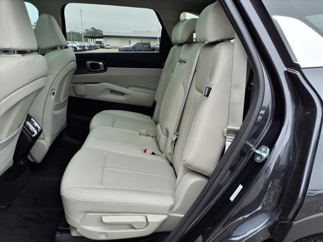 new 2025 Kia Sorento car, priced at $33,939