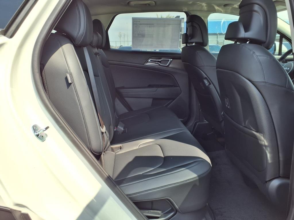 new 2025 Kia Sportage Hybrid car, priced at $33,574