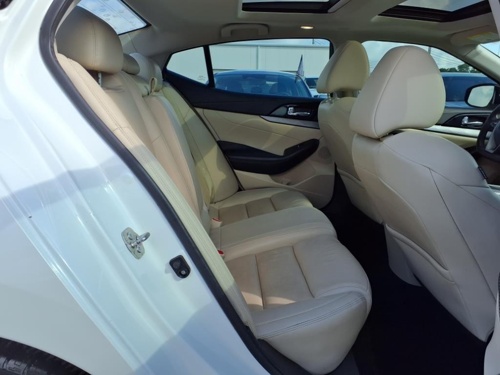 used 2016 Nissan Maxima car, priced at $14,992