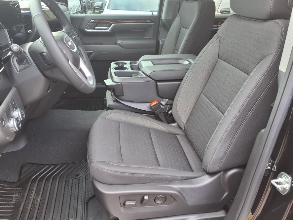 new 2025 GMC Sierra 1500 car, priced at $43,189