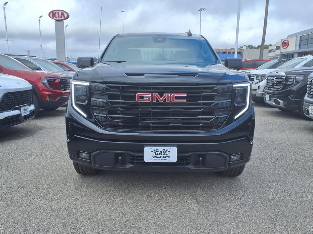 new 2025 GMC Sierra 1500 car, priced at $43,189