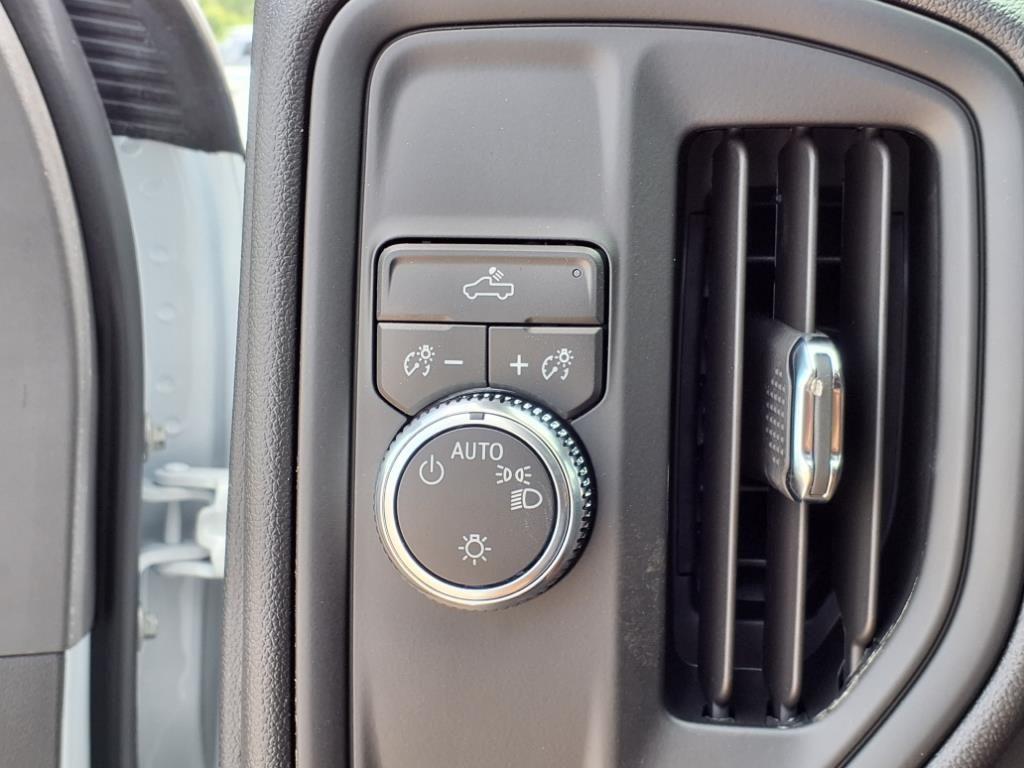 new 2025 GMC Sierra 1500 car, priced at $32,995