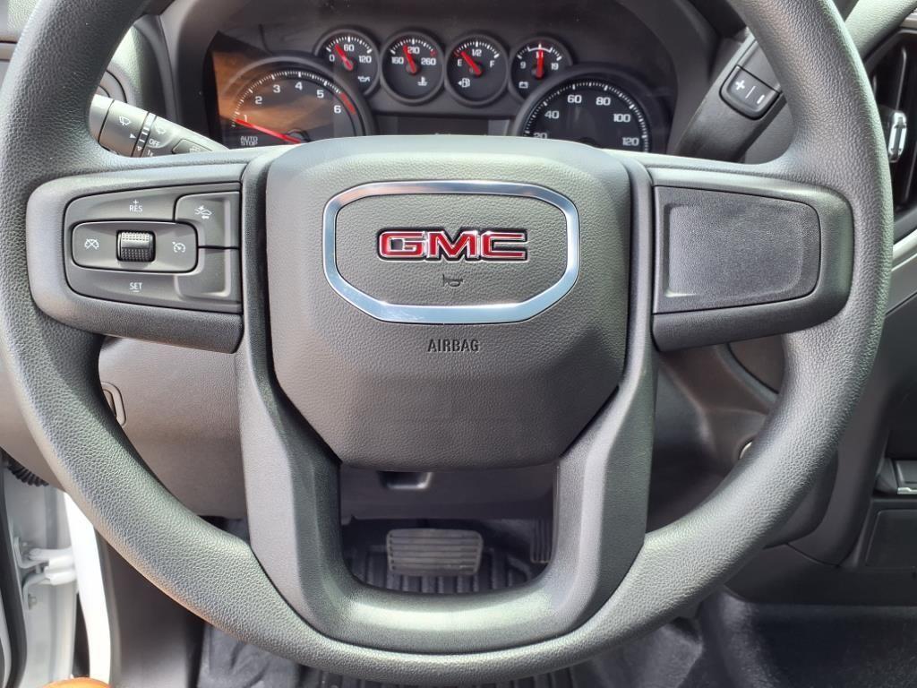 new 2025 GMC Sierra 1500 car, priced at $32,995