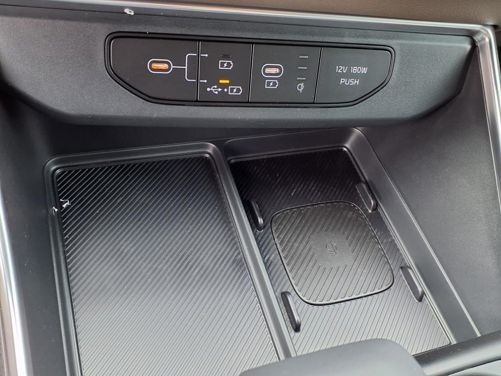 new 2025 Kia Carnival car, priced at $42,770