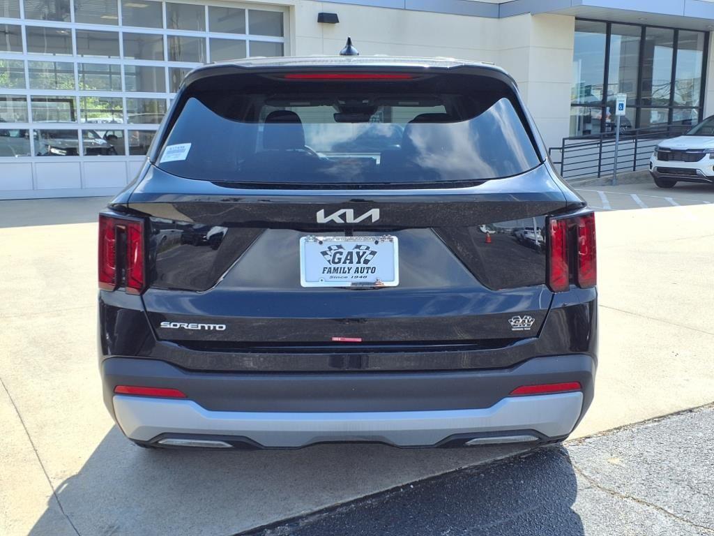 new 2025 Kia Sorento car, priced at $32,020