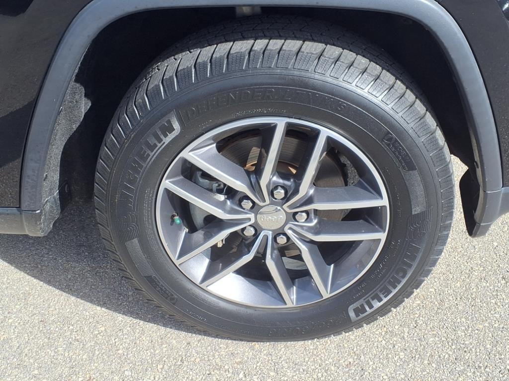 used 2017 Jeep Grand Cherokee car, priced at $13,991