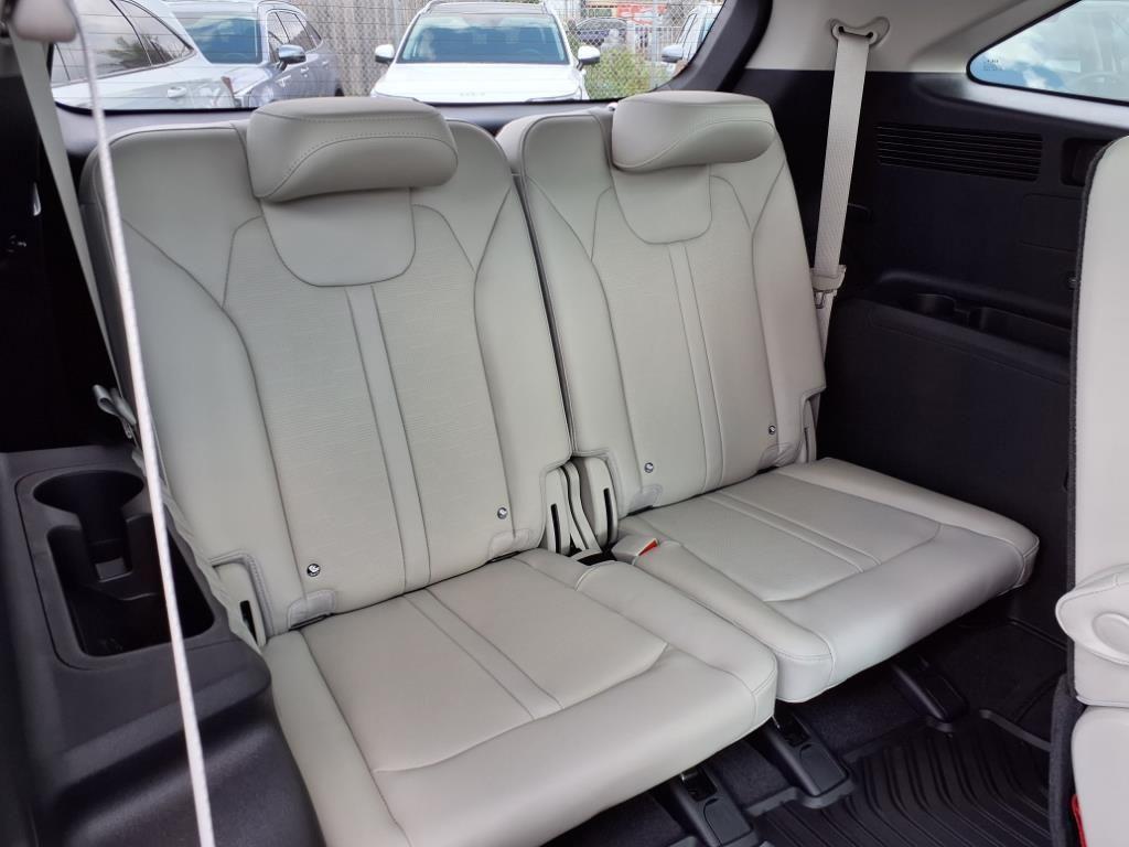 new 2025 Kia Sorento car, priced at $40,190