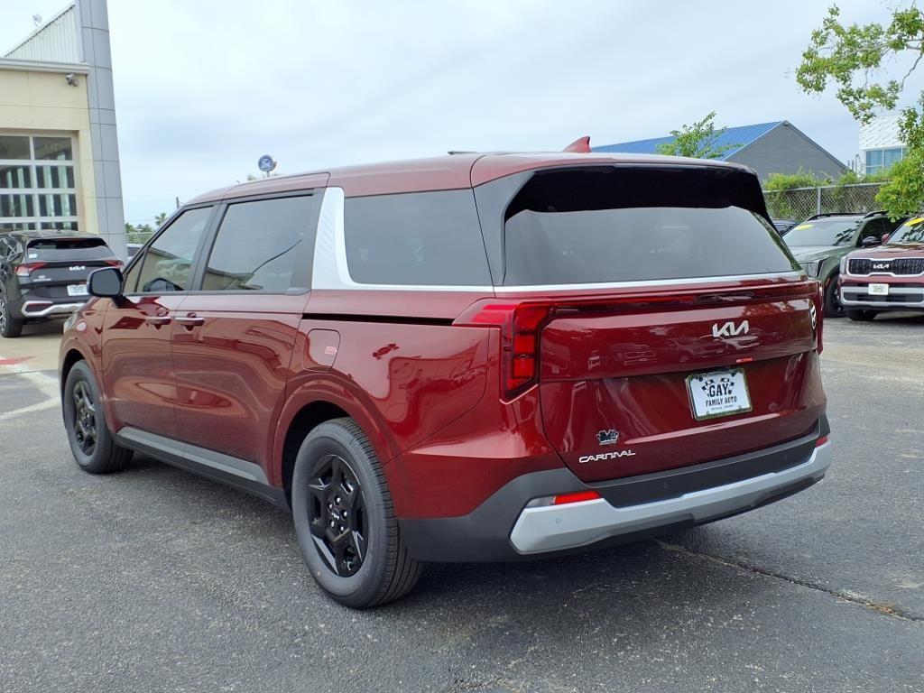 new 2025 Kia Carnival car, priced at $40,575
