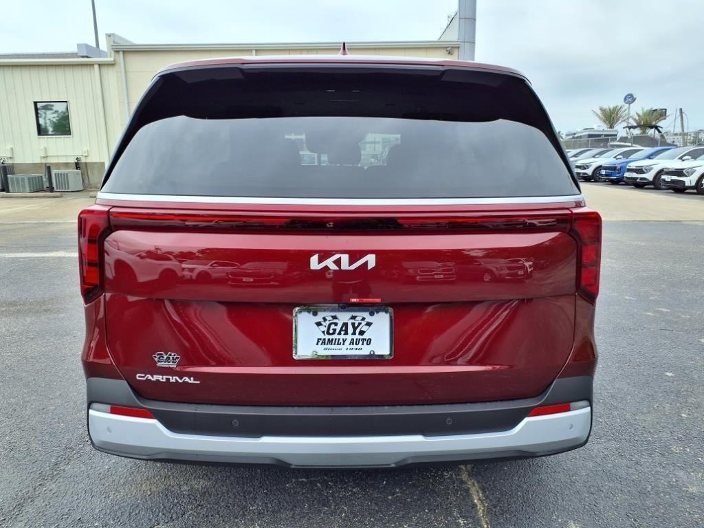 new 2025 Kia Carnival car, priced at $40,575