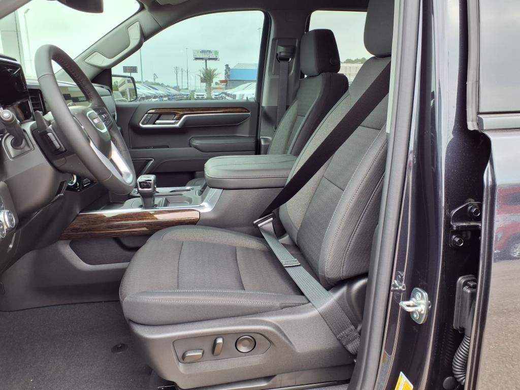 new 2025 GMC Sierra 1500 car, priced at $57,955
