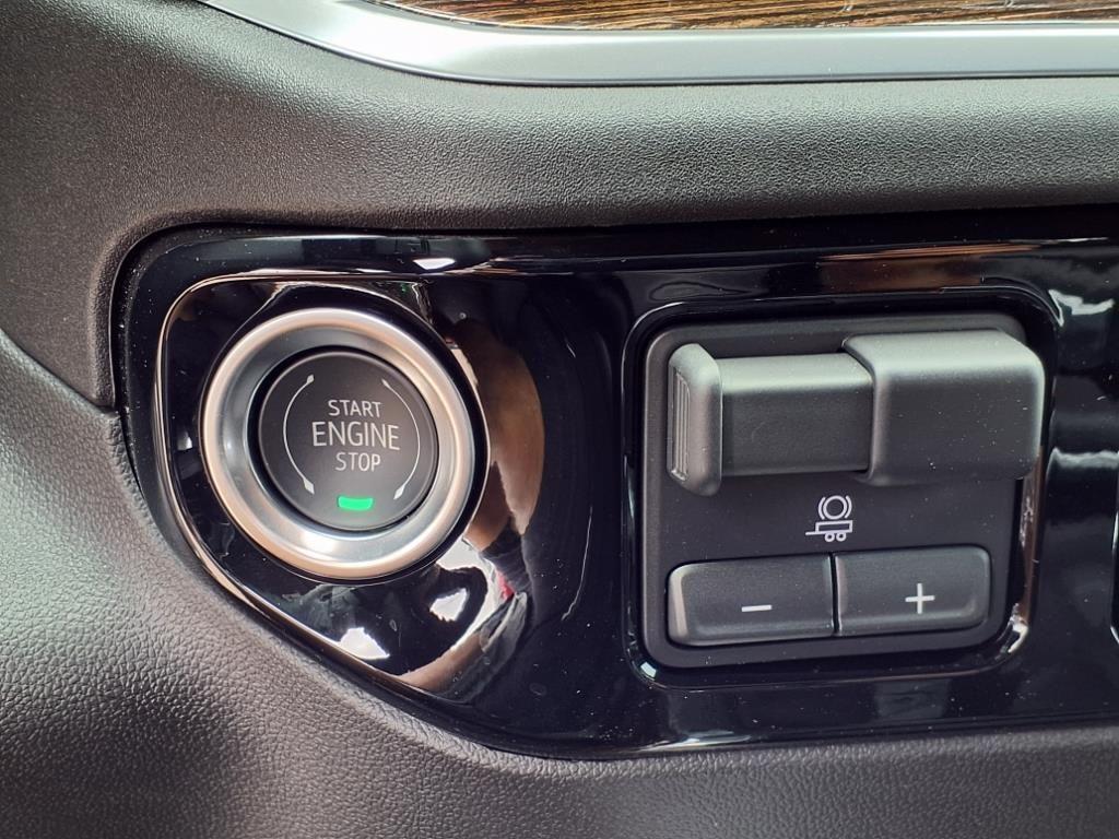 new 2025 GMC Sierra 1500 car, priced at $57,955