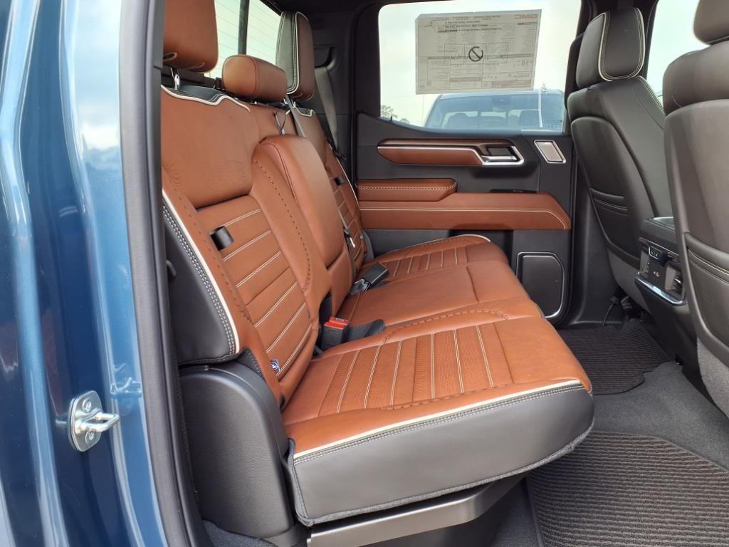 new 2025 GMC Sierra 1500 car, priced at $81,043