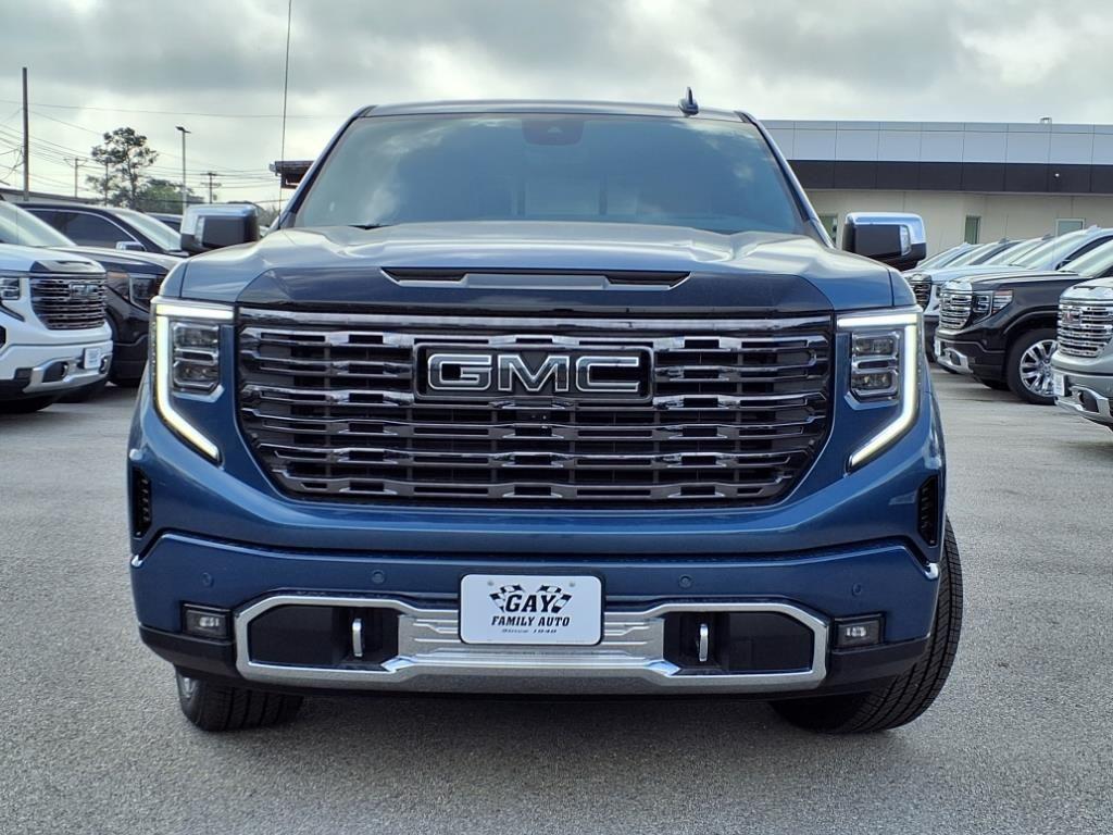 new 2025 GMC Sierra 1500 car, priced at $81,043